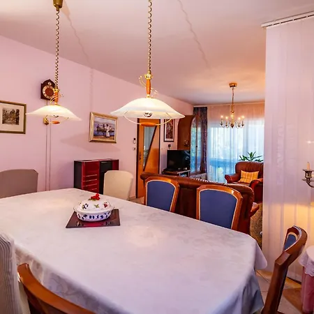 Podgradina With Sea View 01 Vakantiehuis Posedarje